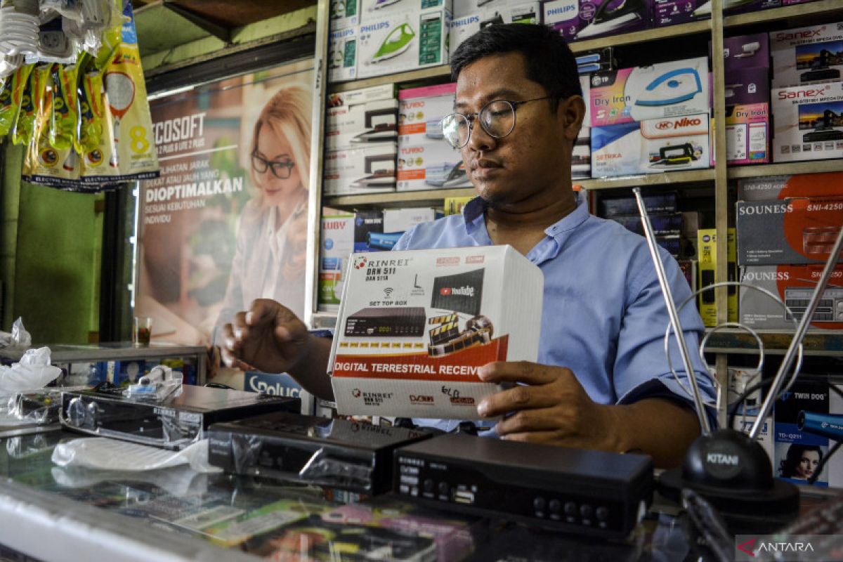 Kemenkominfo pantau distribusi STB jelang ASO 20 Maret