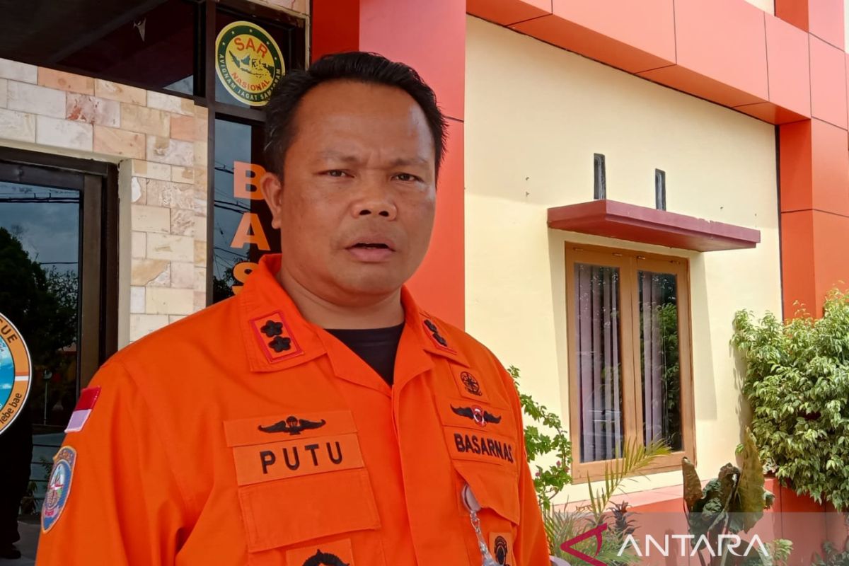 Operasi SAR kapal terbakar di NTT libatkan keluarga korban hilang