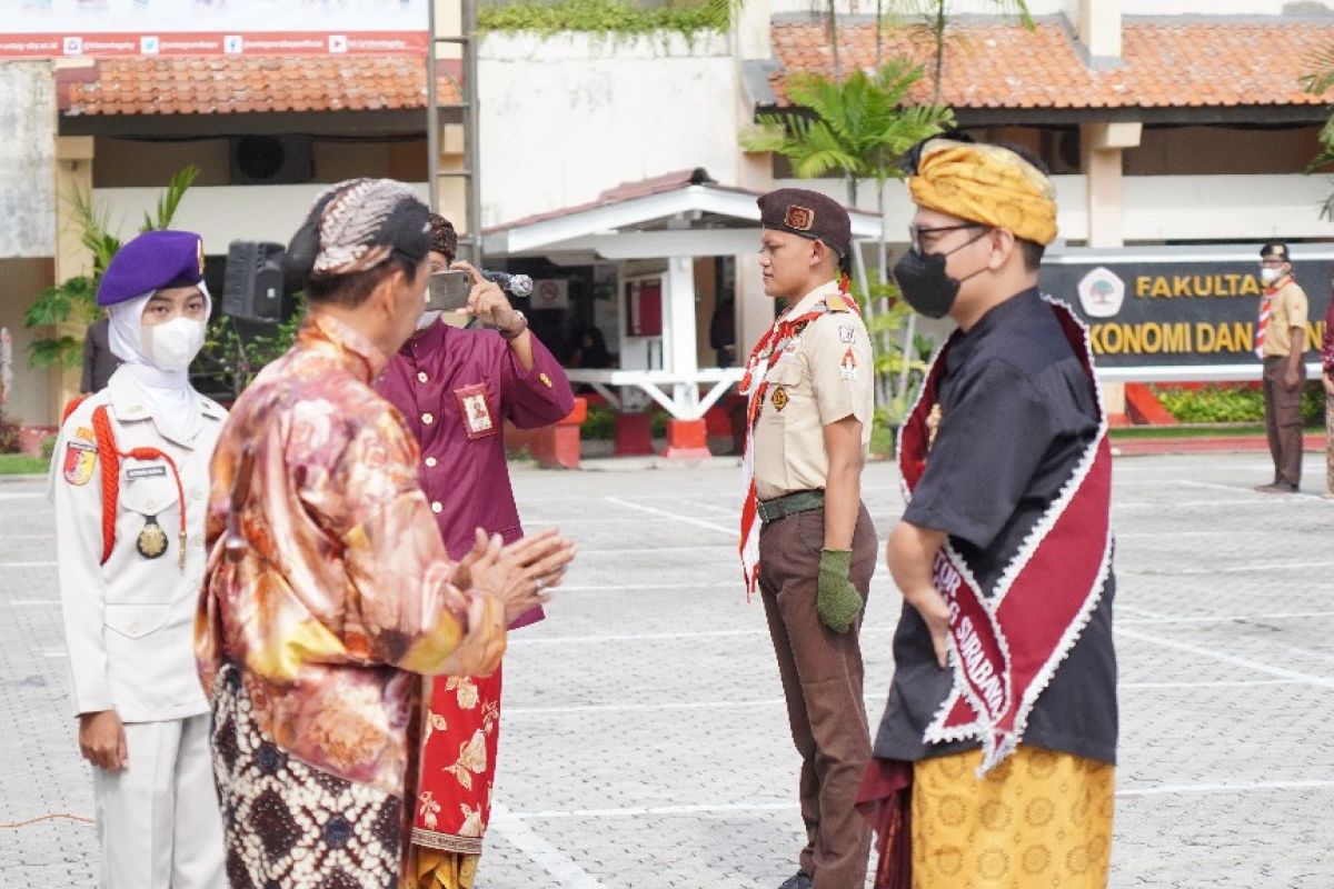 Kisah Umar Syaroni, penyandang tunadaksa jadi Pemuda Inspirator Untag Surabaya