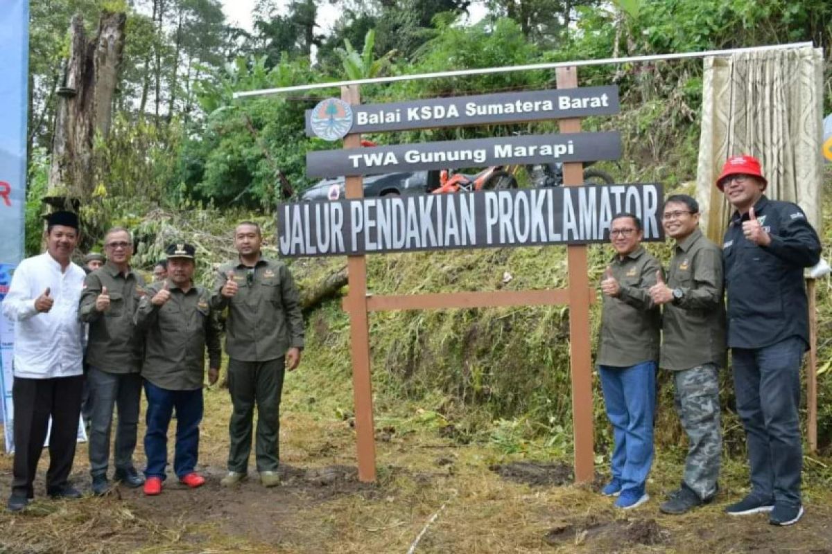 Wagub resmi aktifkan kembali jalur pendakian Proklamator menuju Gunung Marapi