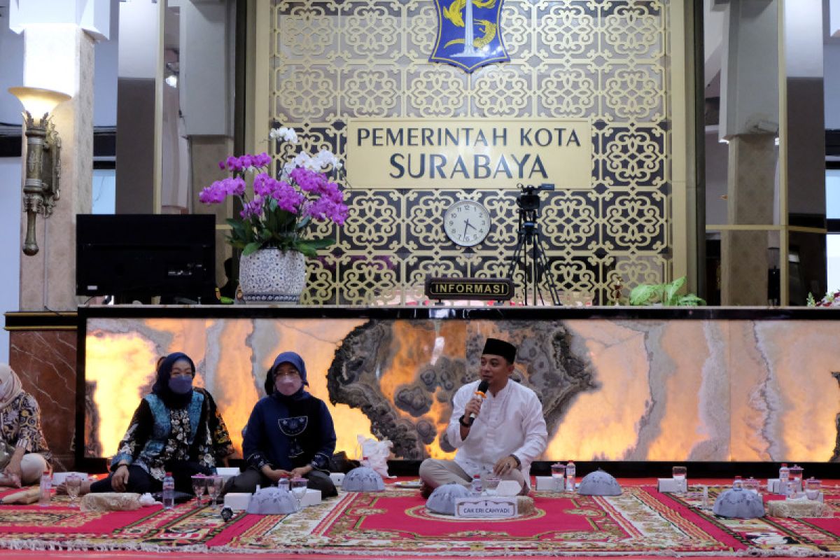 Kegiatan Wali Kota Surabaya tampung aspirasi kini digelar setiap Jumat
