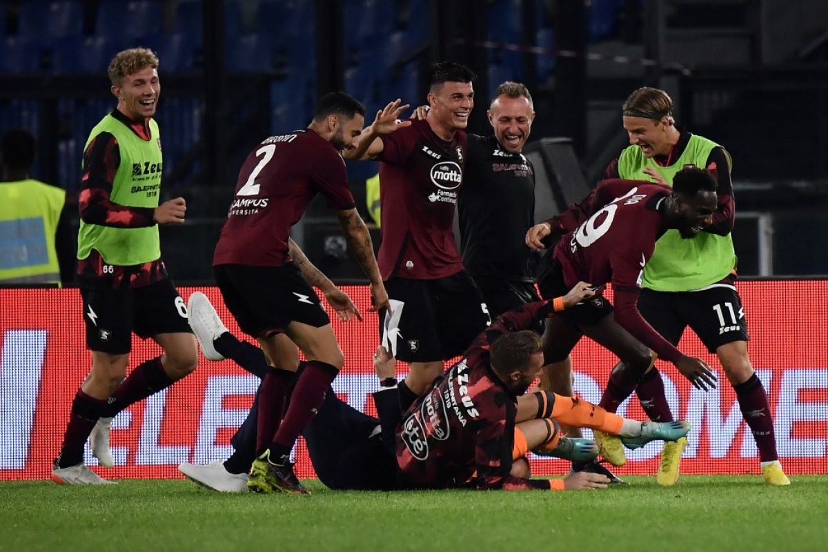 Salernitana tumbangkan Lazio 3-1