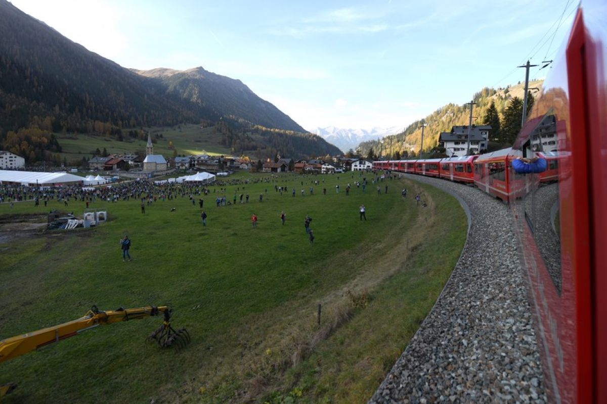 Kereta Swiss klaim rekor sepur penumpang terpanjang di dunia