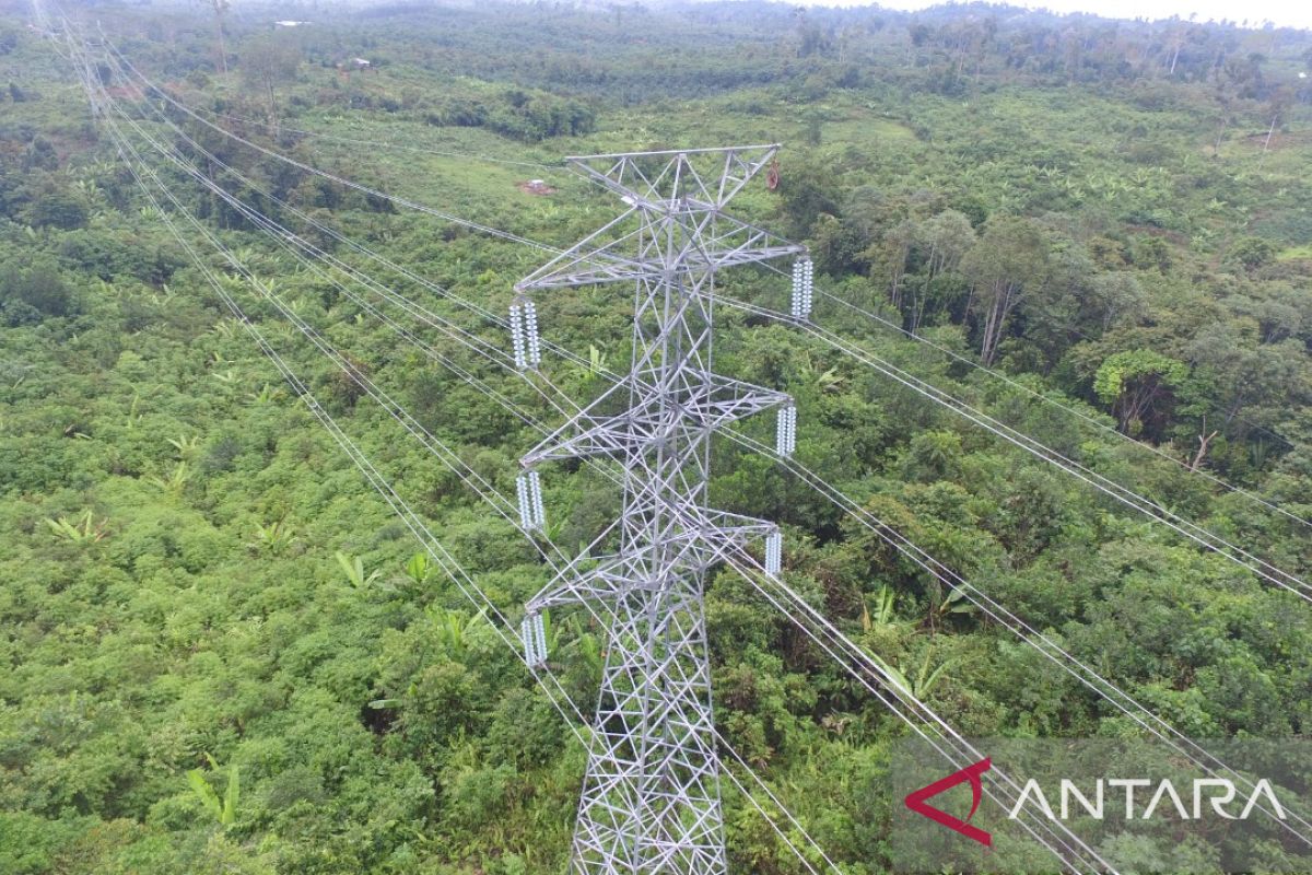 PLN bangun SUTT 150kV kuatkan interkoneksi transmisi antar Kalsel-Kaltim