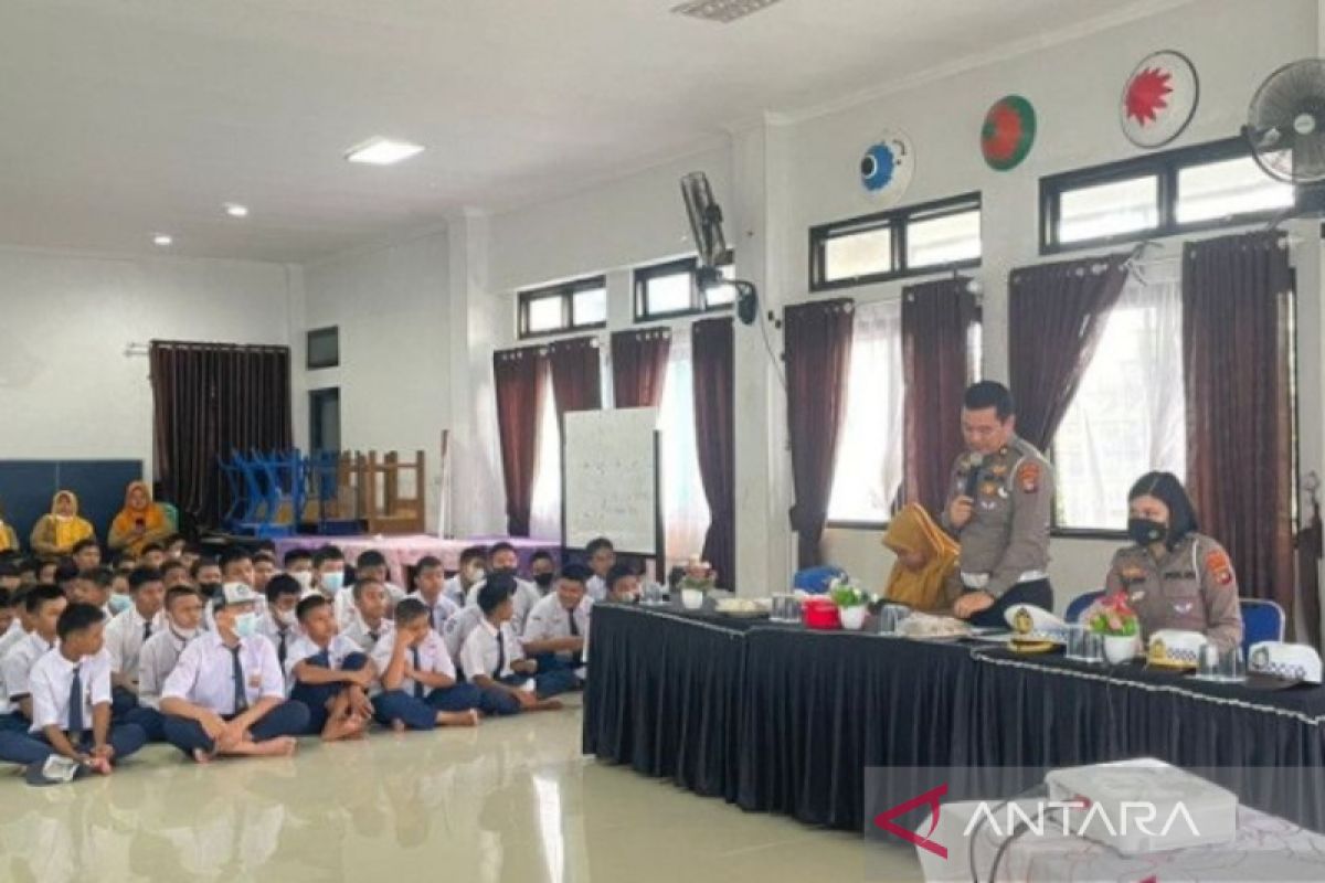 Polda Bangka Belitung tingkatkan kesadaran berlalu lintas para pelajar