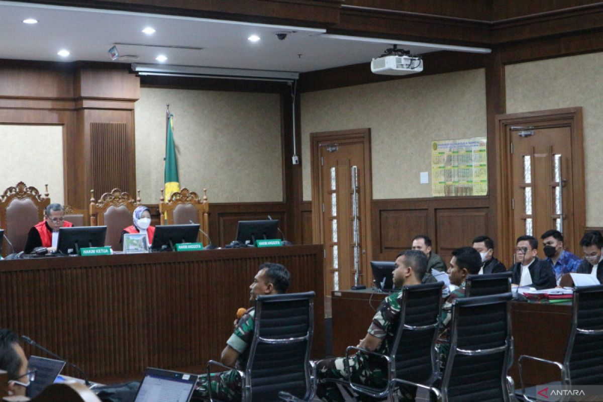 Hakim tunda konfrontasi penyidik KPK dan pamen TNI AU