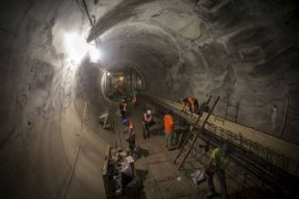 China realisasikan pembangunan terowongan KA cepat bawah laut terpanjang di dunia