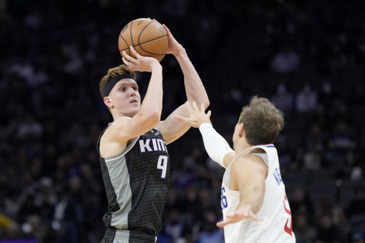 NBA - Sacramento Kings bangkit dari defisit 15 poin untuk kalahkan tuan rumah Hornets