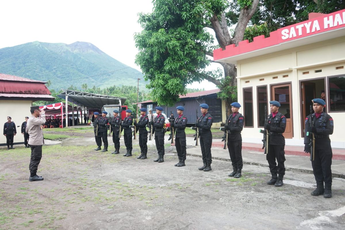 100 personel Brimob Maluku Utara BKO ke Papua