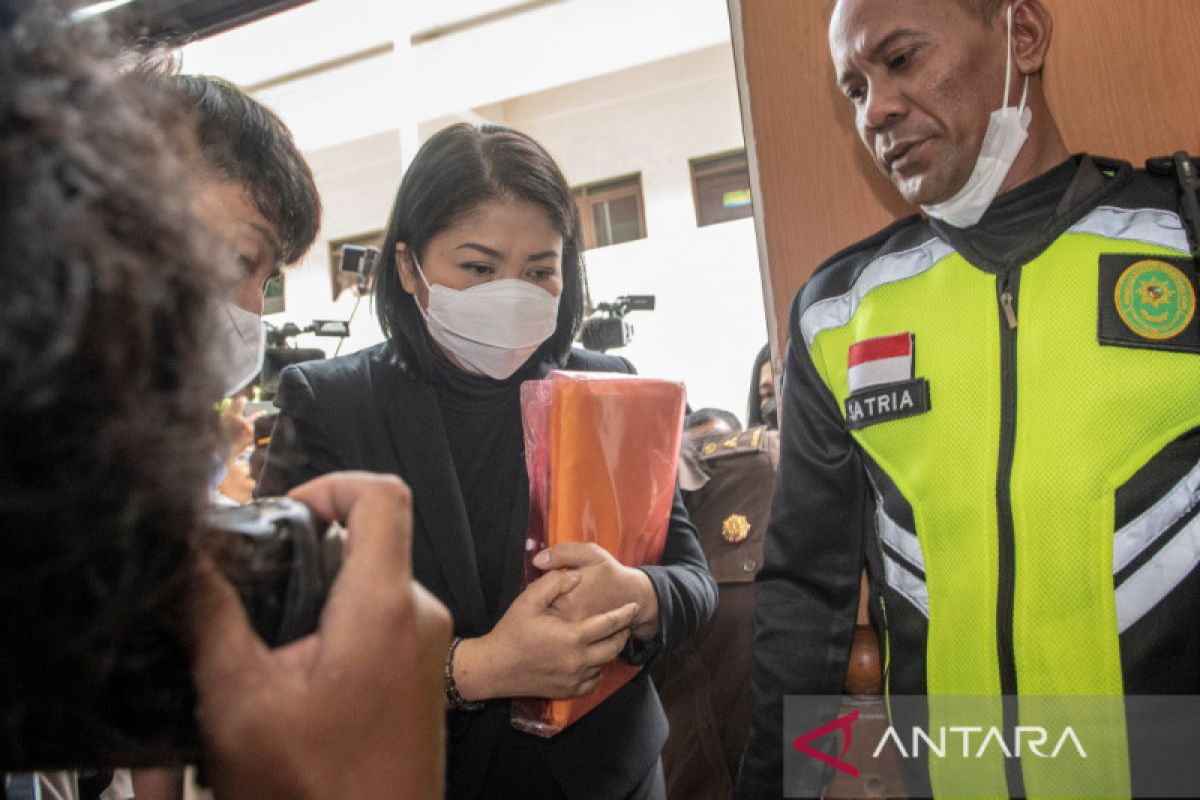 Jalani sidang, Putri Candrawathi minta maaf ke orang tua Brigadir Yosua