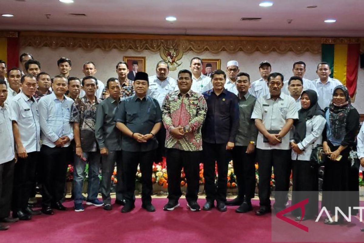 Jalan rusak parah, Forum Kades Inhu mengadu ke Ketua DPRD Riau