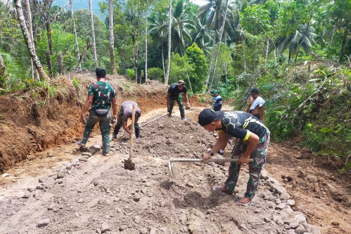 Satgas TMMD Kodim 1302 pacu penyelesaian pengerasan jalan