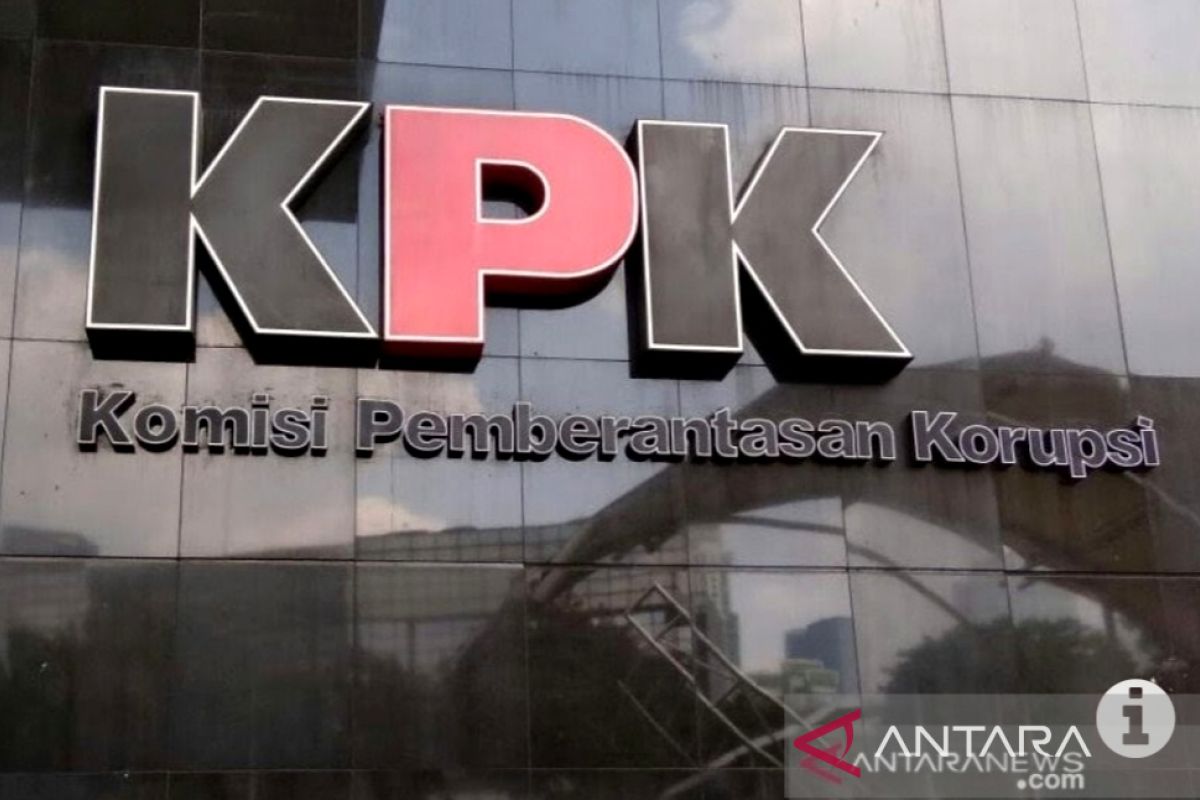 KPK amankan beragam dokumen setelah geledah ruang kerja DPRD Jatim