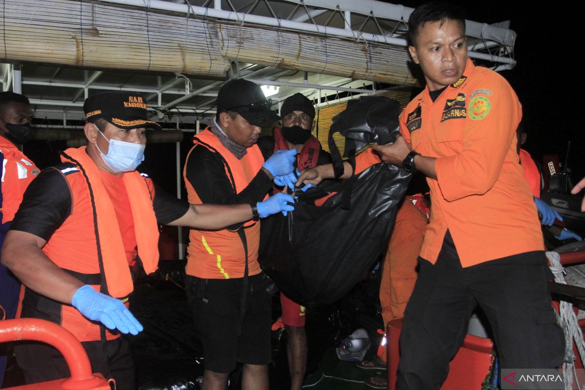 Penyidik tetapkan kapten kapal tersangka terbakarnya kapal di NTT