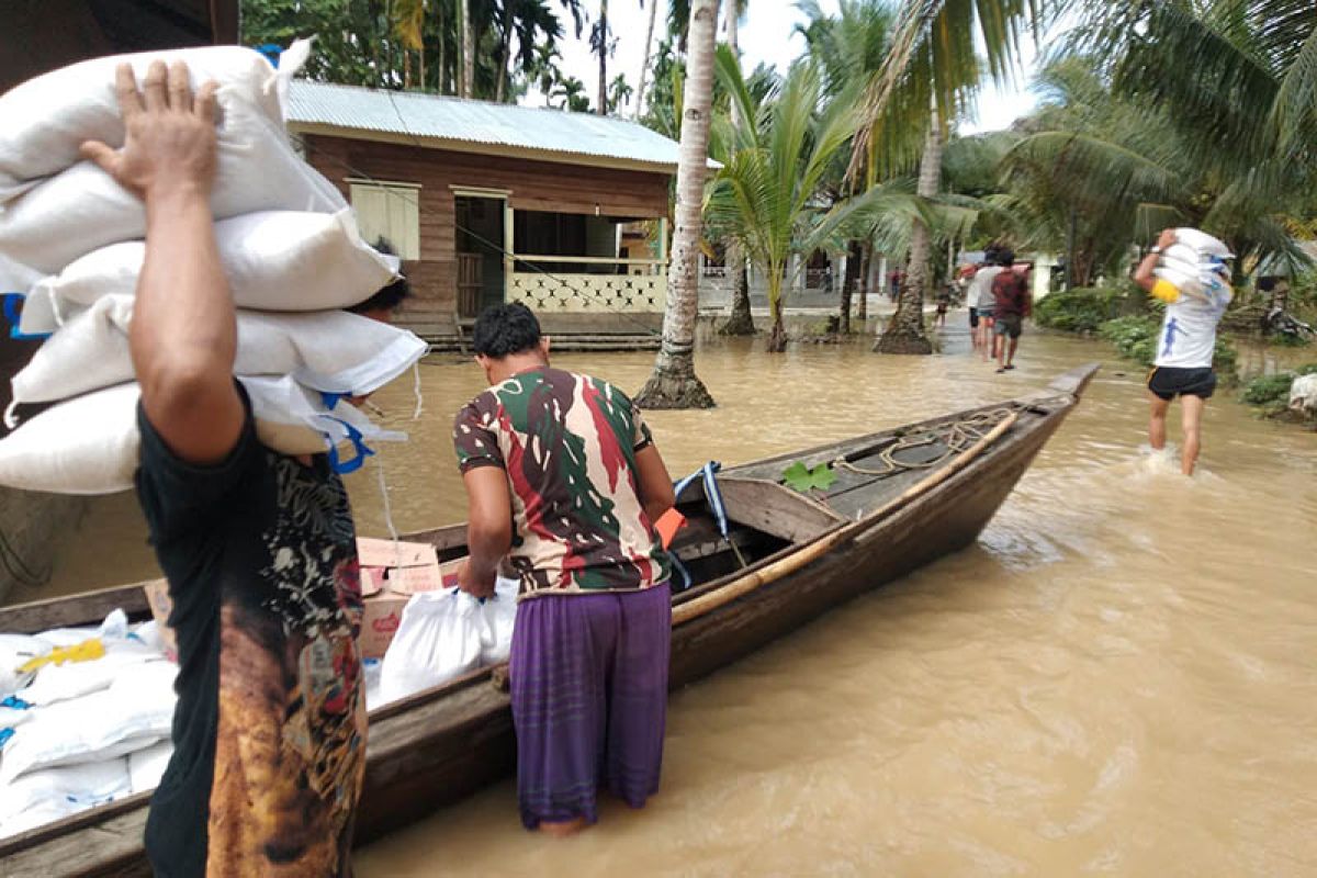 Warga pedalaman Aceh Timur terkurung akibat banjir