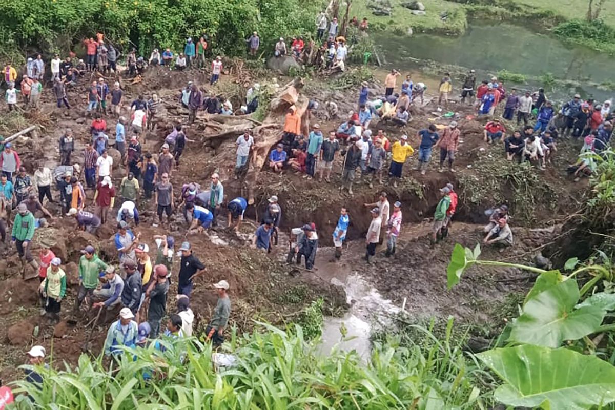 Satu orang dilaporkan tertimbun longsor di Kabupaten Malang