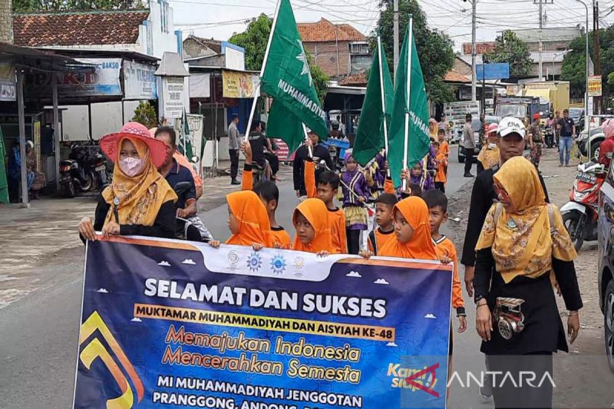 Ribuan santri Andong Boyolali ikuti pawai sambut Muktamar Muhammadiyah