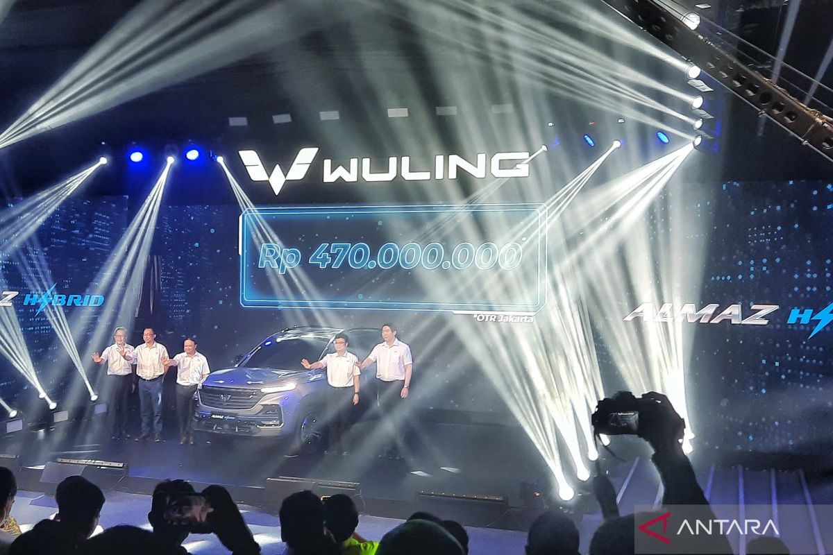 Wuling Almaz Hybrid meluncur dengan harga Rp470 juta