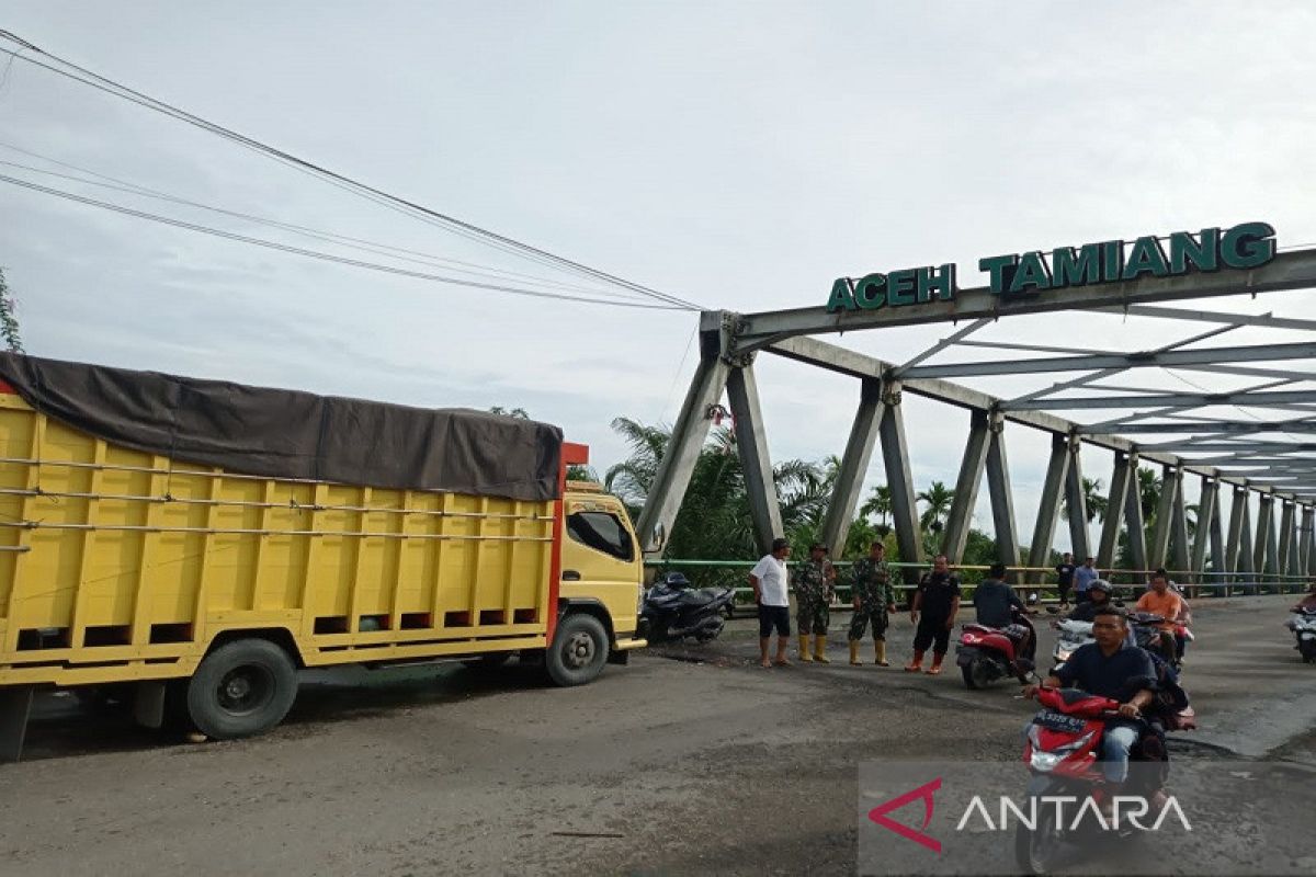 Dishub sebut tiga akses jalan putus di Aceh Tamiang