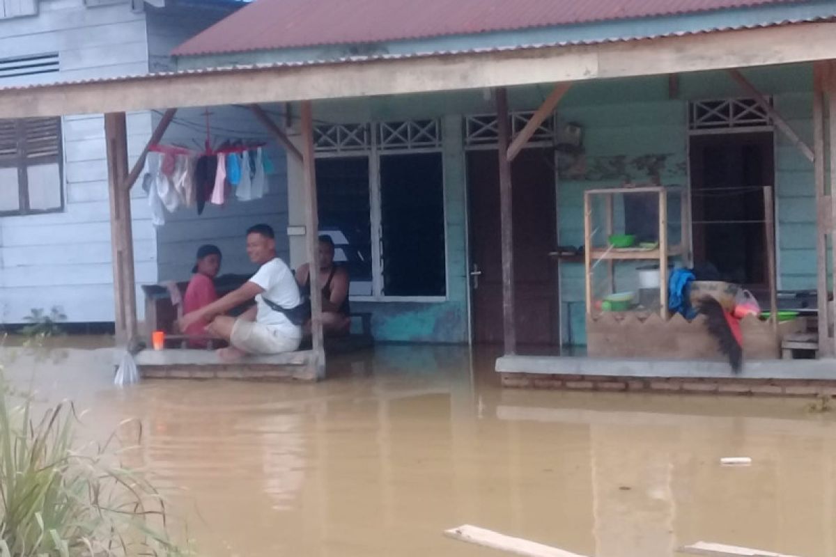 BPBD Langkat mencatat data sementara ada 1.319 KK terdampak banjir