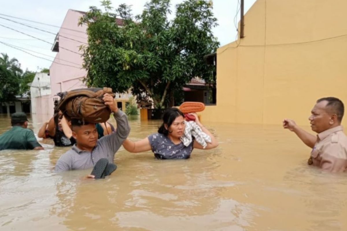 Ribuan rumah di Labura terendam banjir