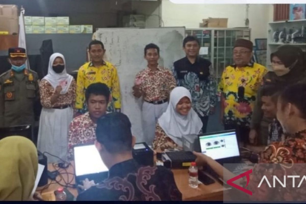 Pemkot Jakbar sambangi delapan sekolah untuk rekam KTP elektronik