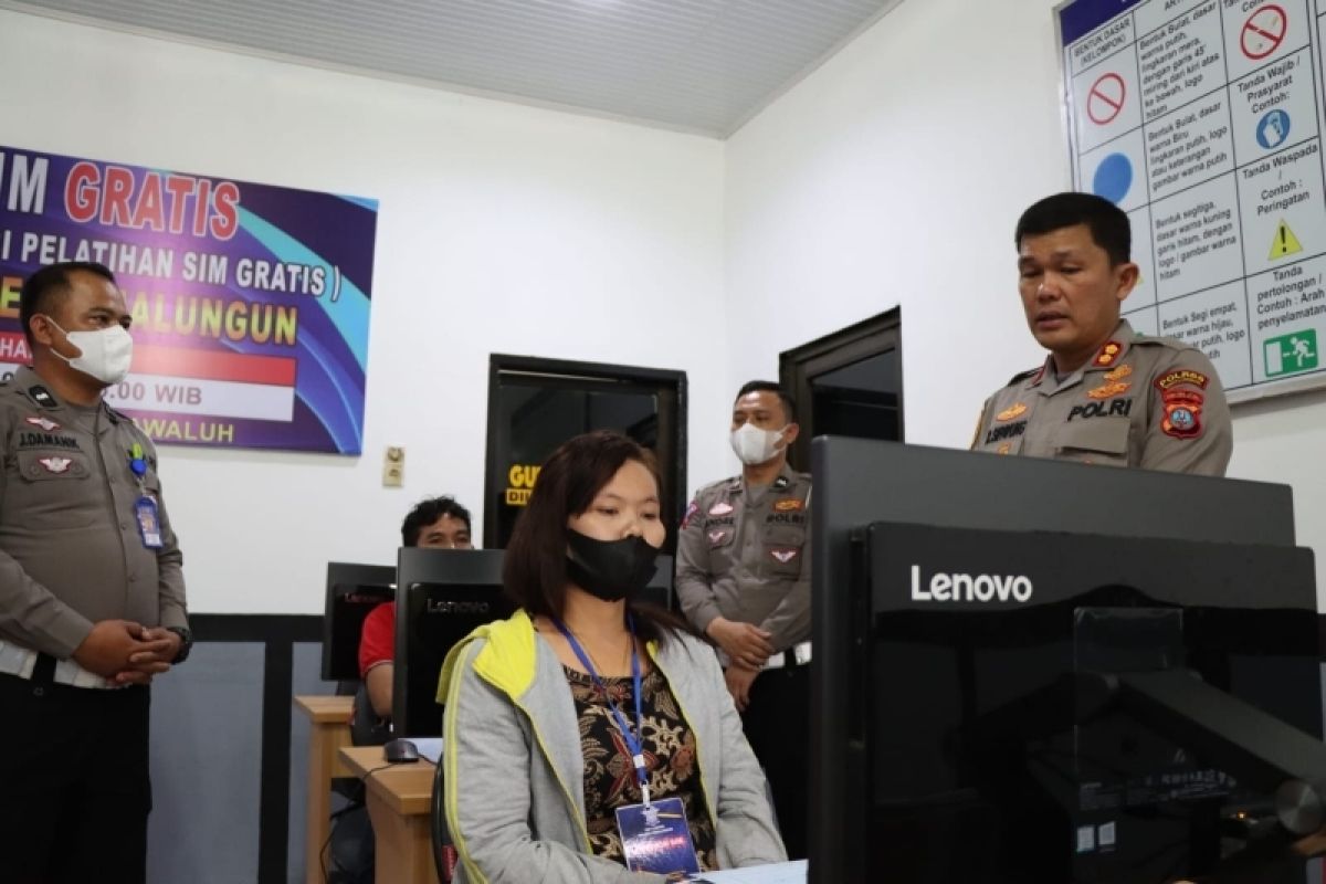 Kapolres Simalungun pantau pelayanan SIM