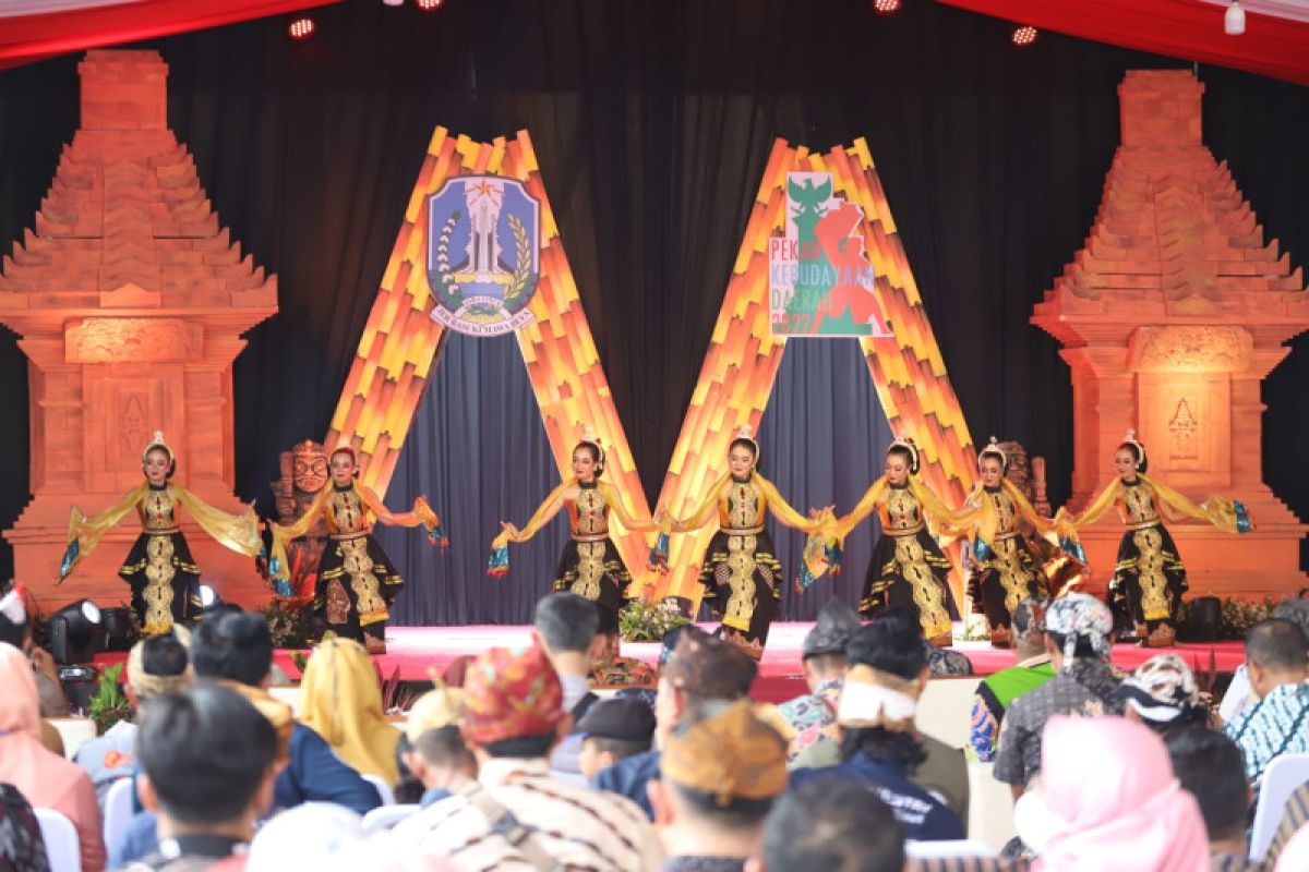 Festival Dewi Cemara Trenggalek berlangsung meriah