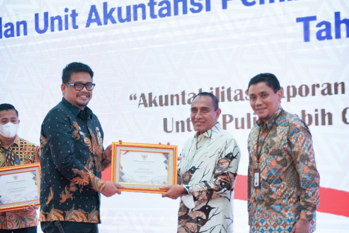 Wali Kota Medan terima penghargaan  menteri atas LKPD 2021 raih WTP
