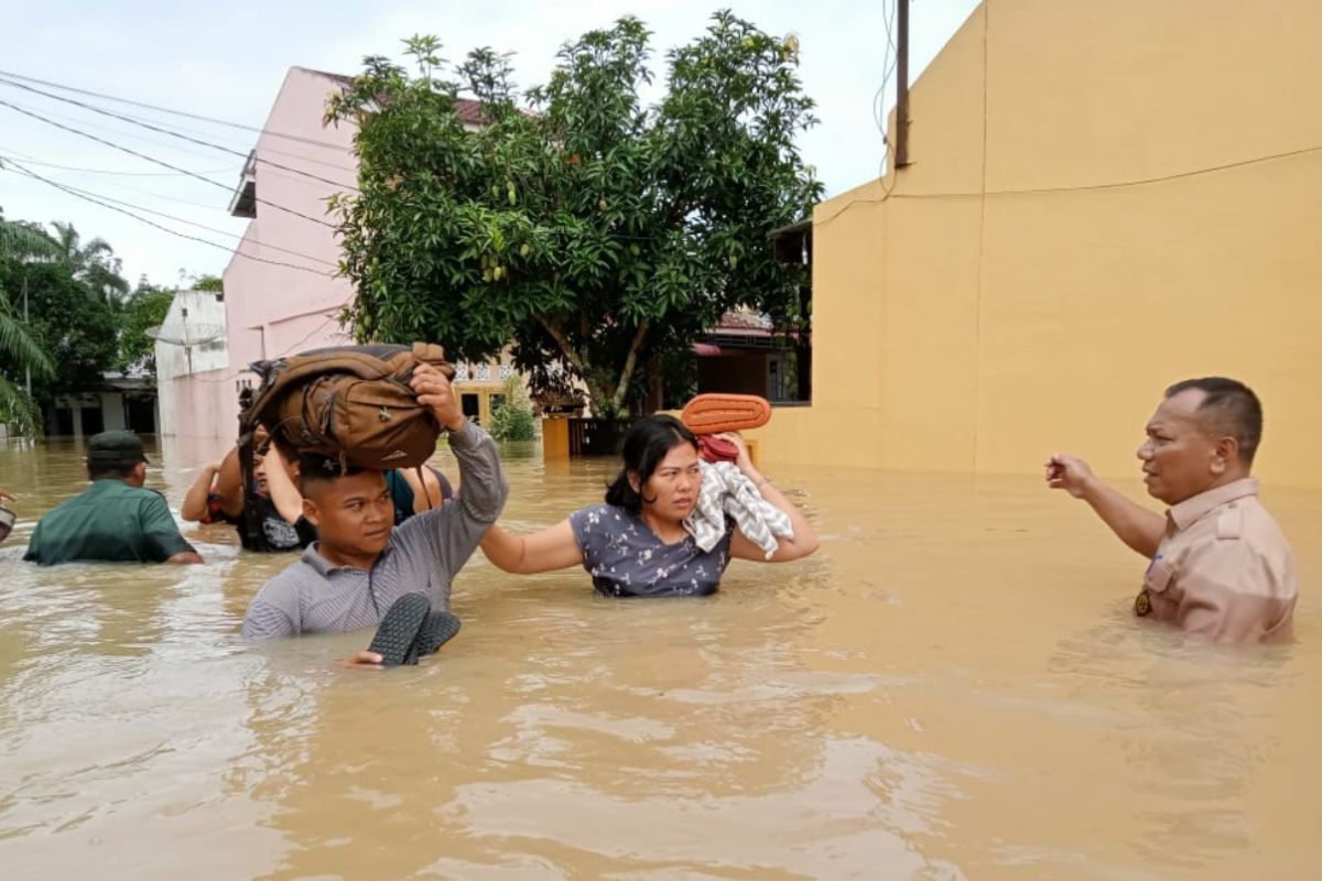Banjir terbesar sejak Labura ada, ribuan rumah terendam