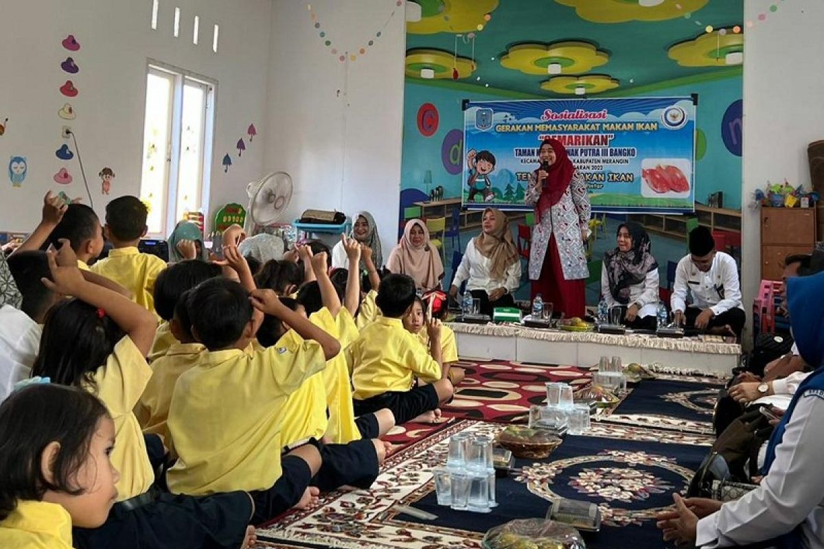 Merangin sosialisasikan gemar makan ikan mulai siswa TK