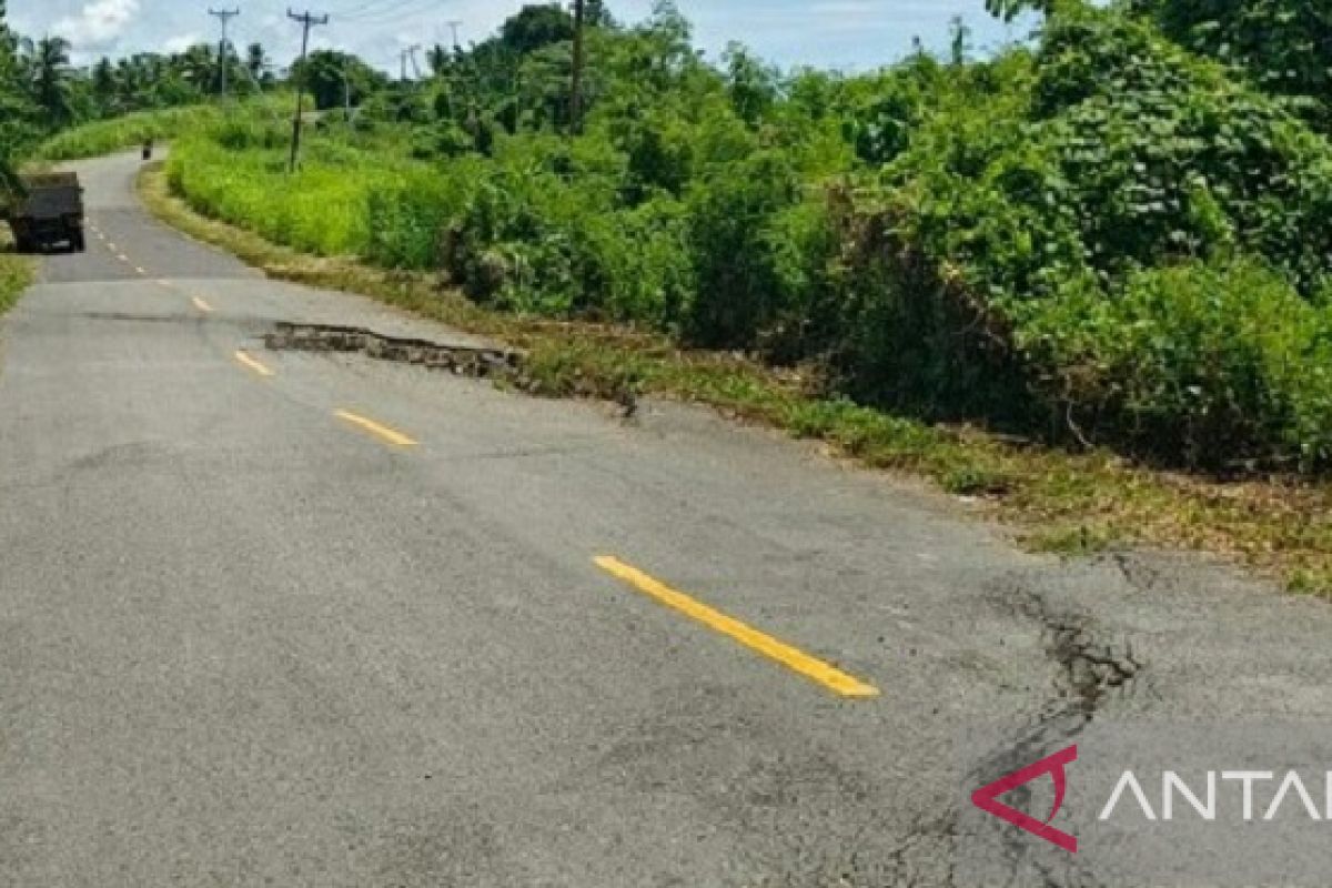 Dinas PUPR Maluku programkan perbaikan jalan lingkar Nusalaut pada 2023