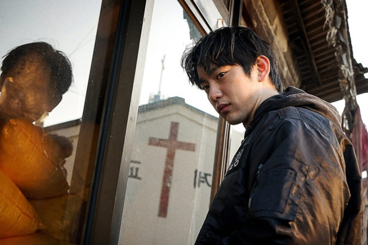 Jinyoung GOT7 mainkan dua peran dalam film "Christmas Carol"