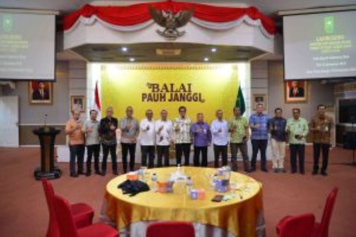 Gubernur Riau: Masyarakat bisa pantau perkembangan BUMD melalui website Si Budi Baik