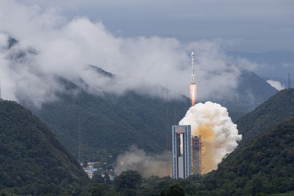 Buku putih: China dorong kerja sama global terkait Satelit BeiDou