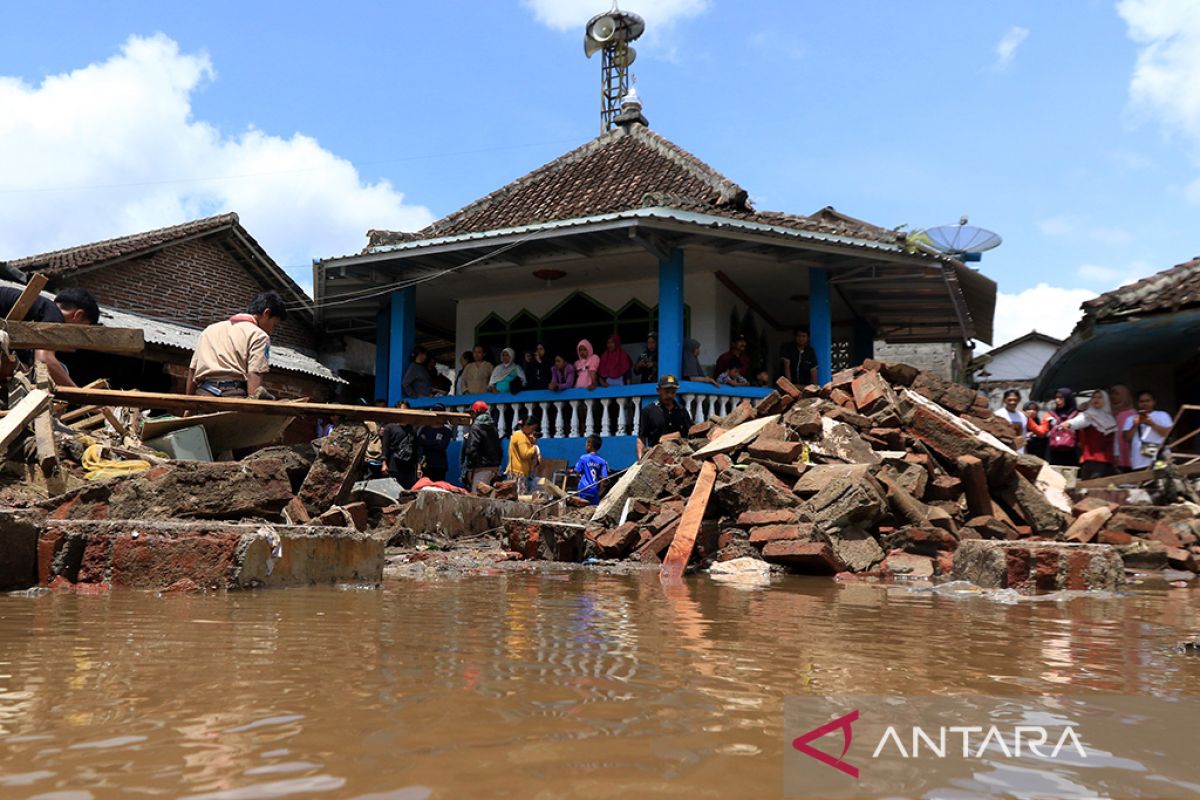 Dampak banjir di Banyuwangi