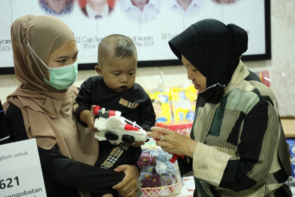 Minister offers assistance to chronically ill children in Riau