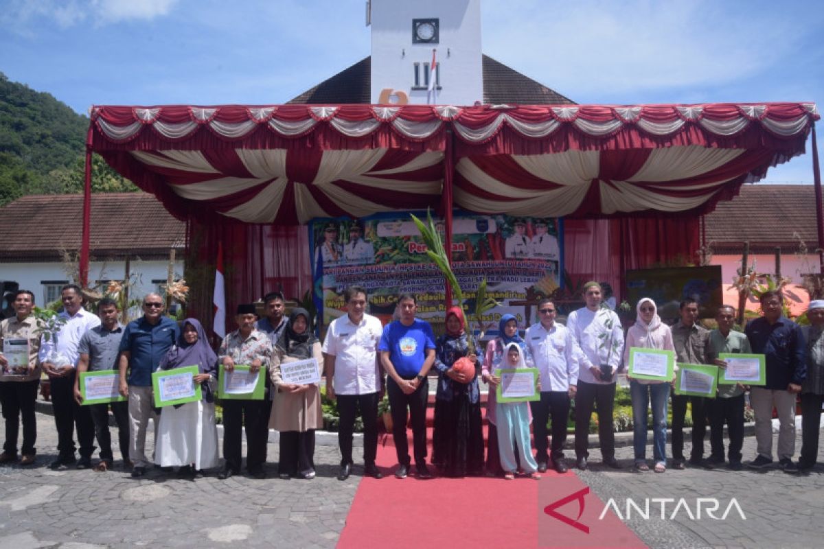 Petani Sawahlunto terima bantuan dari APBD Provinsi dan Kota