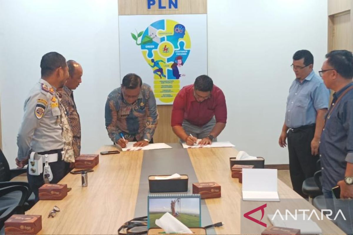 Perkuat sinergi, PLN dan Pemda Kabupaten Padang Pariaman teken perjanjian kerja sama