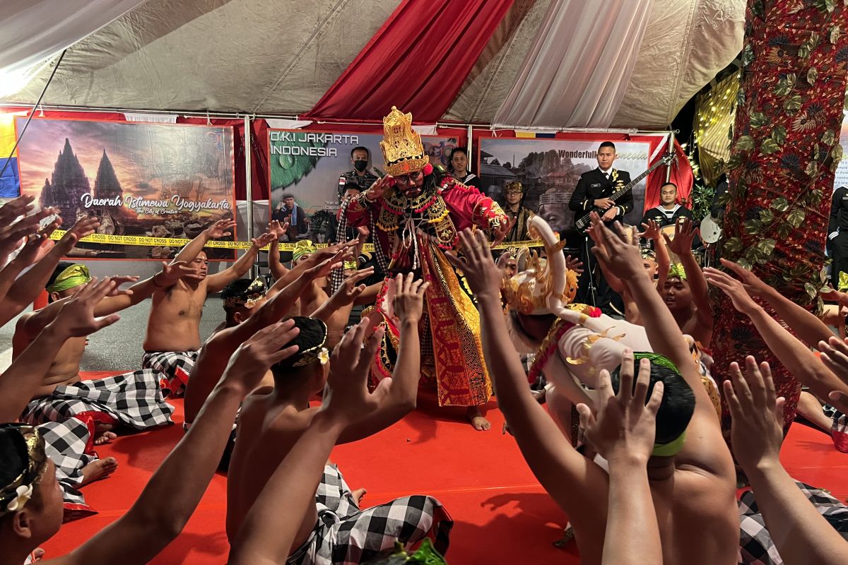 KRI Diponegoro-365 di Jepang pentaskan budaya Indonesia