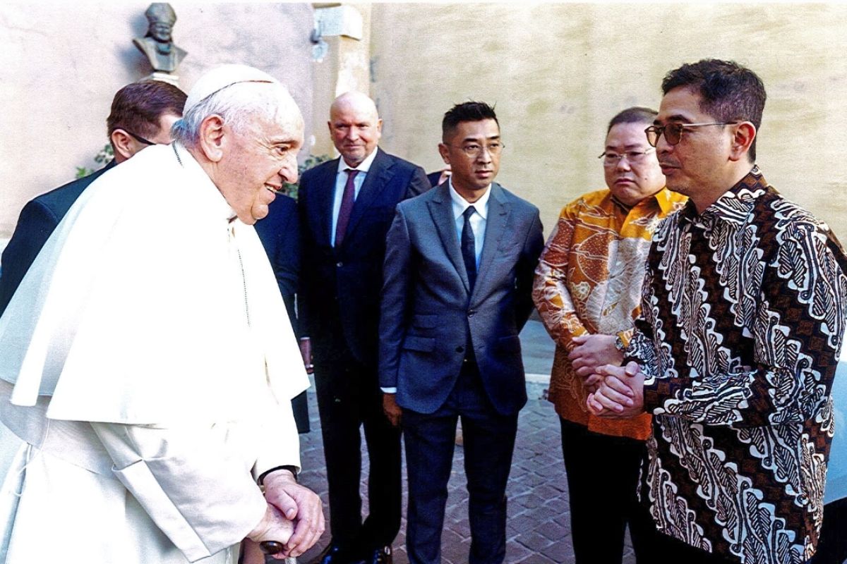 Ketua Umum Kadin bertemu Paus Fransiskus jelang KTT G20