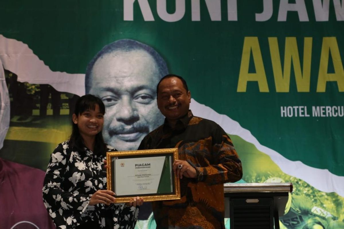 Riau Ega dan Alisya Mellynar raih atlet terbaik KONI Jatim Award 2022