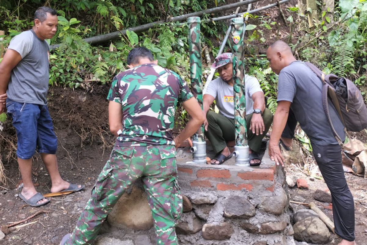 TNI membangun pompa hidram atasi kesulitan air bersih di Lombok Tengah