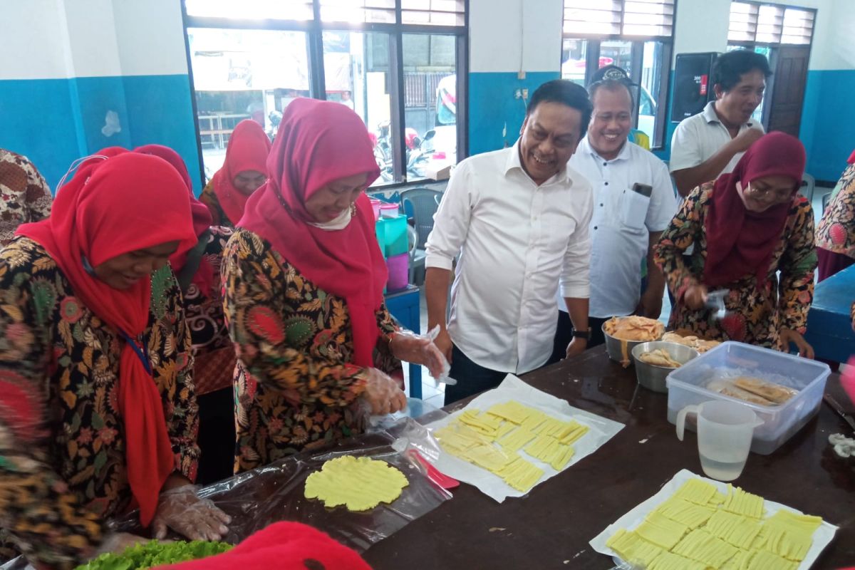 Legislator : UMKM Surabaya perlu diberi pelatihan pemberdayaan
