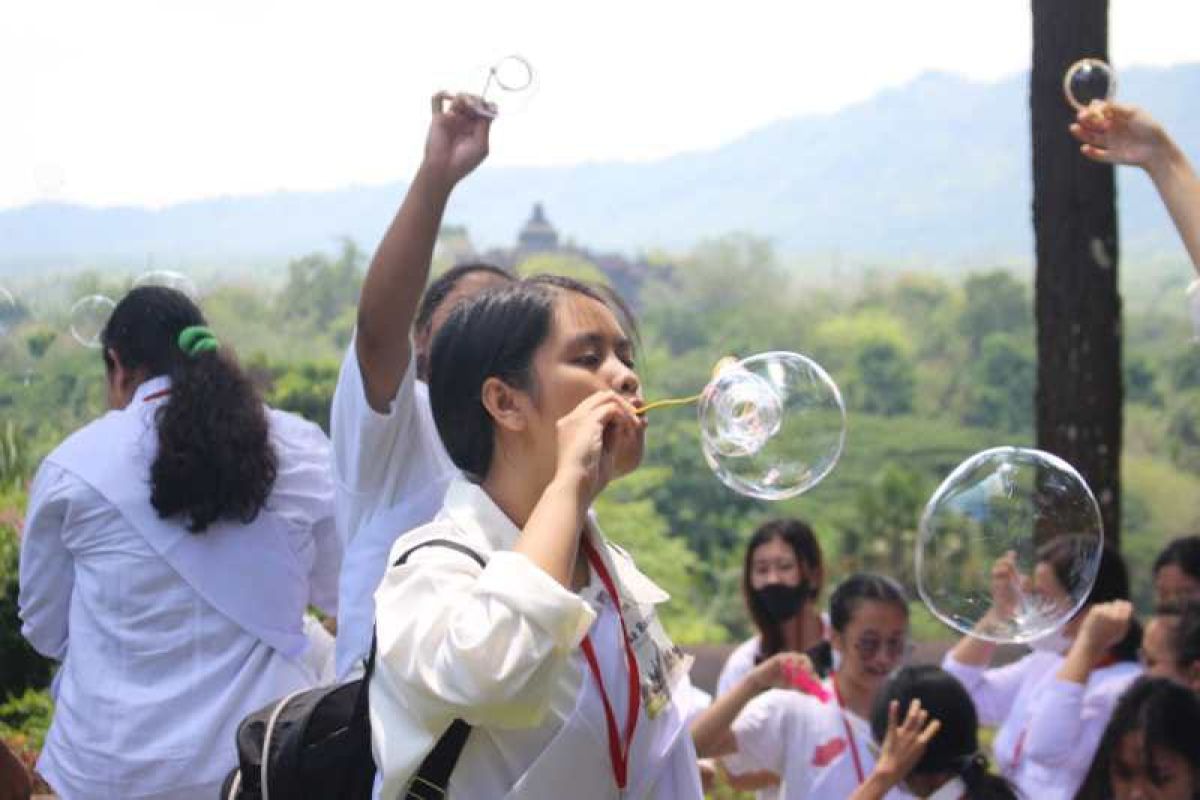 Atthasilani umat Buddha di Candi Borobudur wujud toleransi