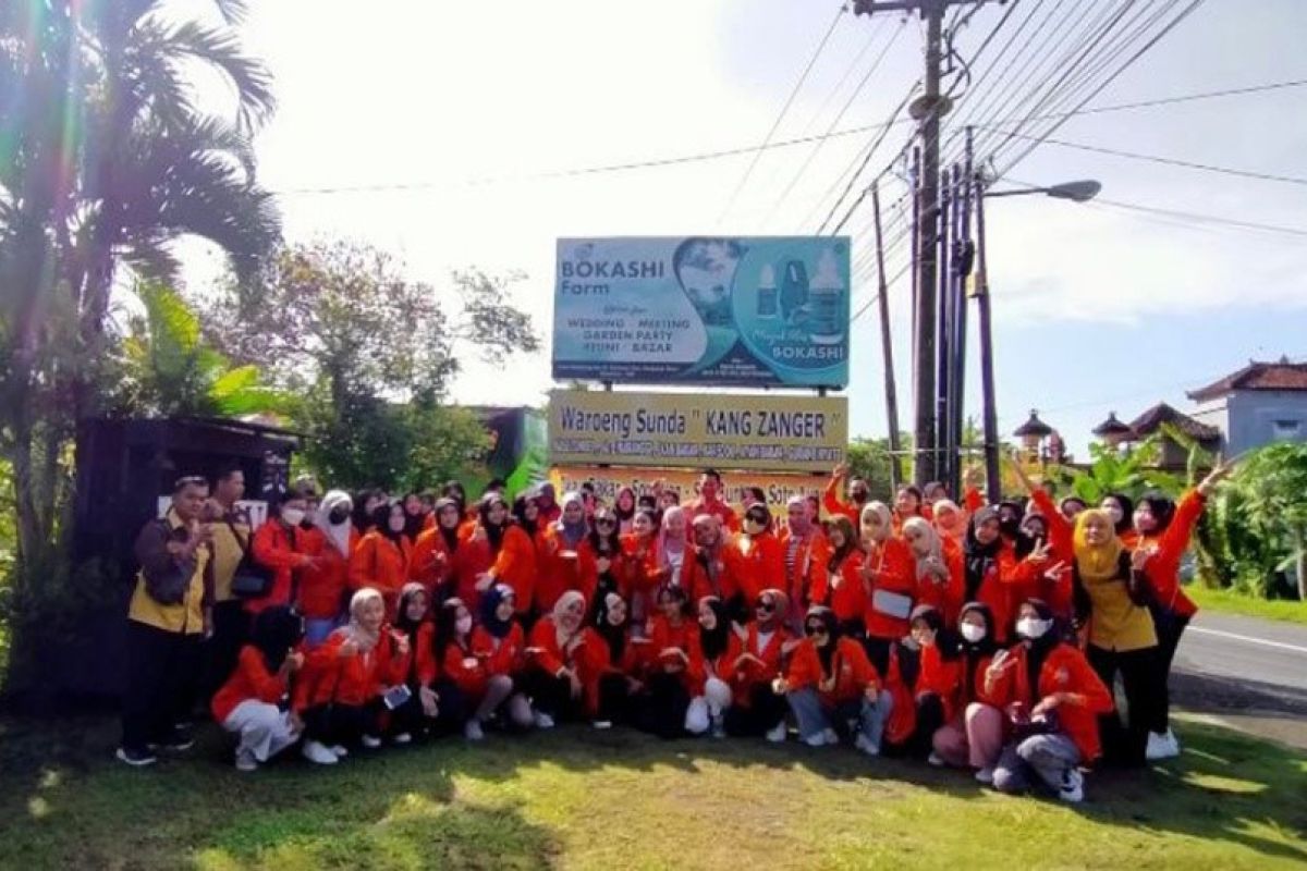 Puluhan siswa SMK Jateng kunjungi industri Pak Oles
