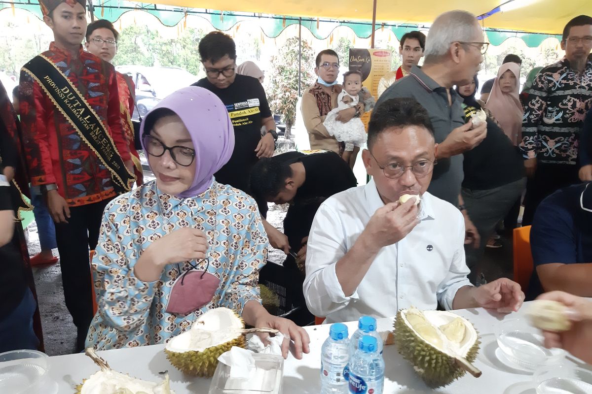 Masyarakat Kota Pontianak antusias hadiri Festival Durian dan UMKM Bumi Khatulistiwa
