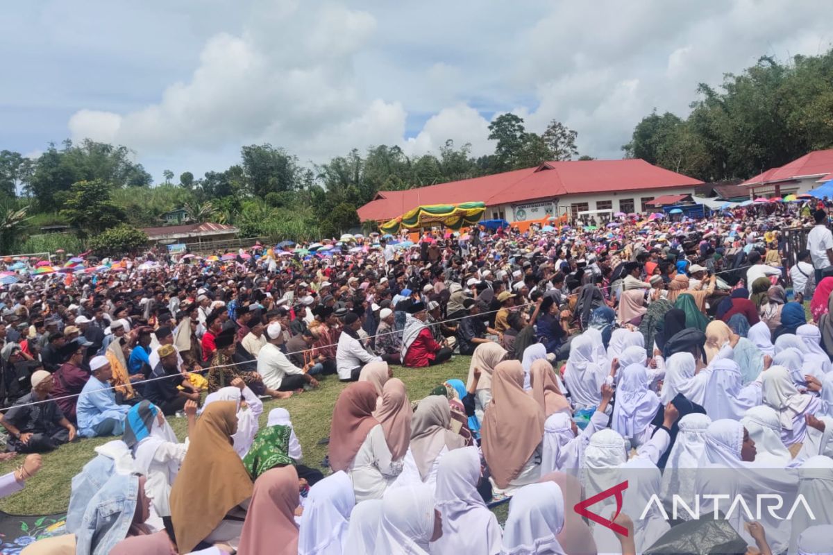 Jamaah padati tabligh akbar dihadiri UAS di Lawang Agam