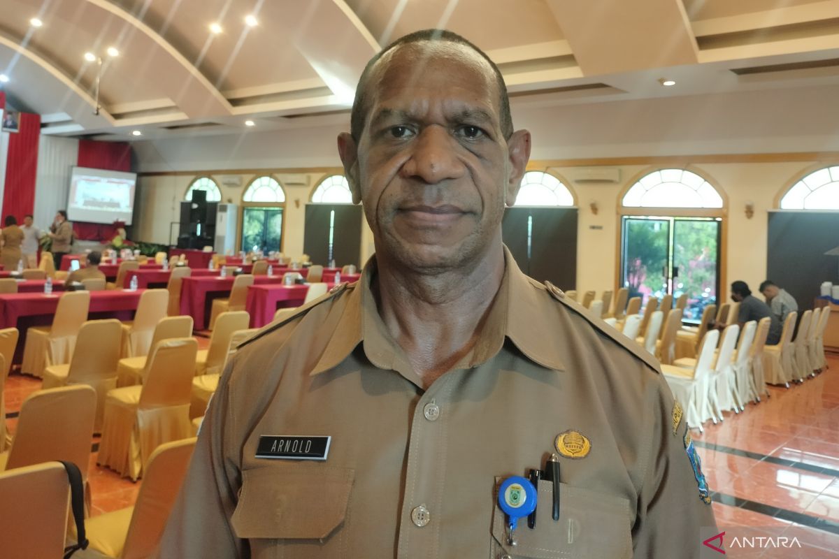 Pemprov Papua Barat minta warga patuhi prokes meski kasus COVID-19 menurun