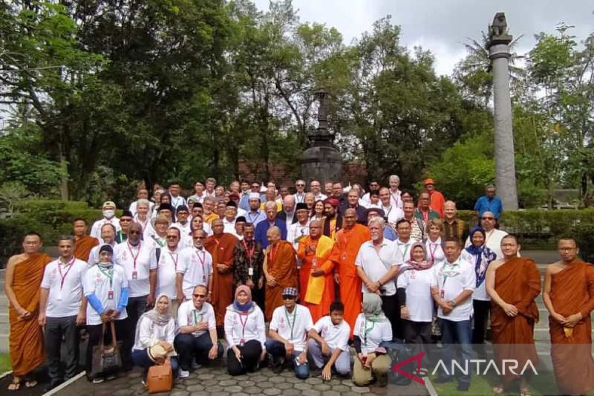 Delegasi R20 kunjungi Wihara Mendut-Borobudur